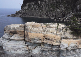 2000万年前と300万年前の地層